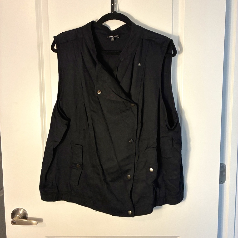 Torrid Size 2  Drape Front Vest Black